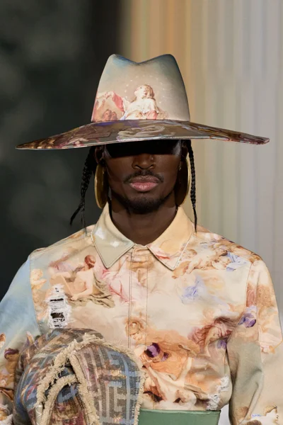 Look 50